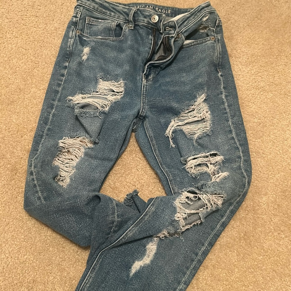 AE size 6 regular mom jeans